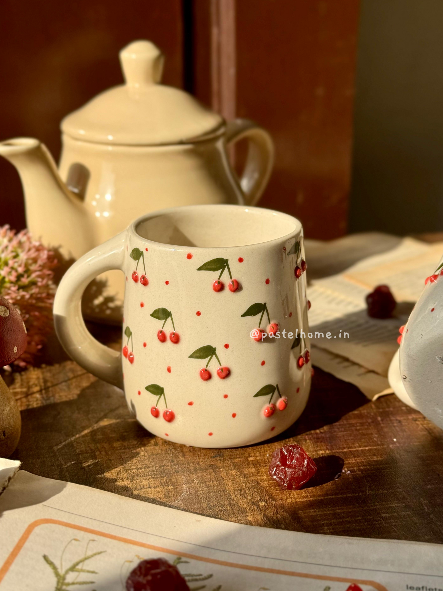 Cherry Embossed Mug š