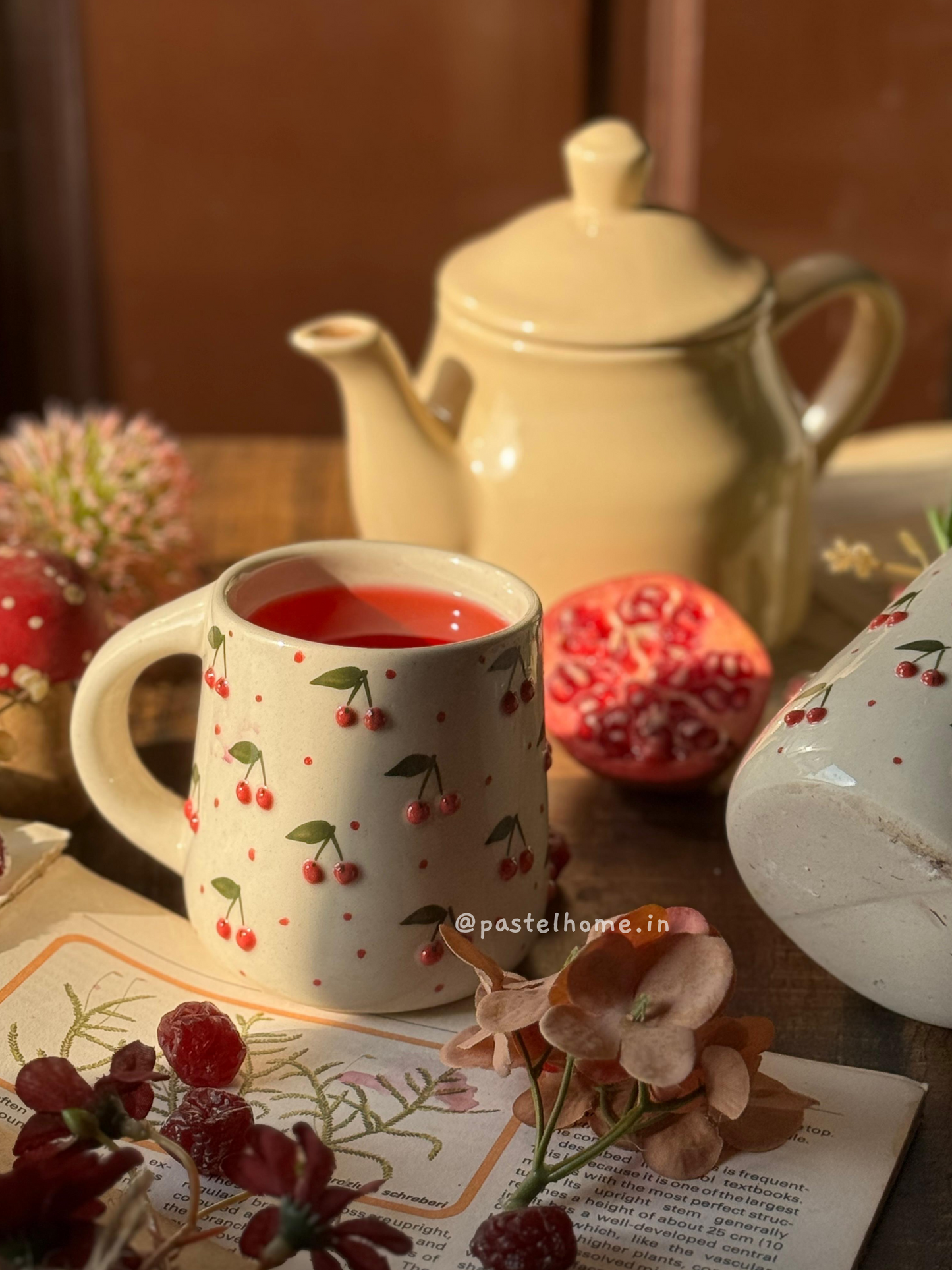 Cherry Embossed Mug š
