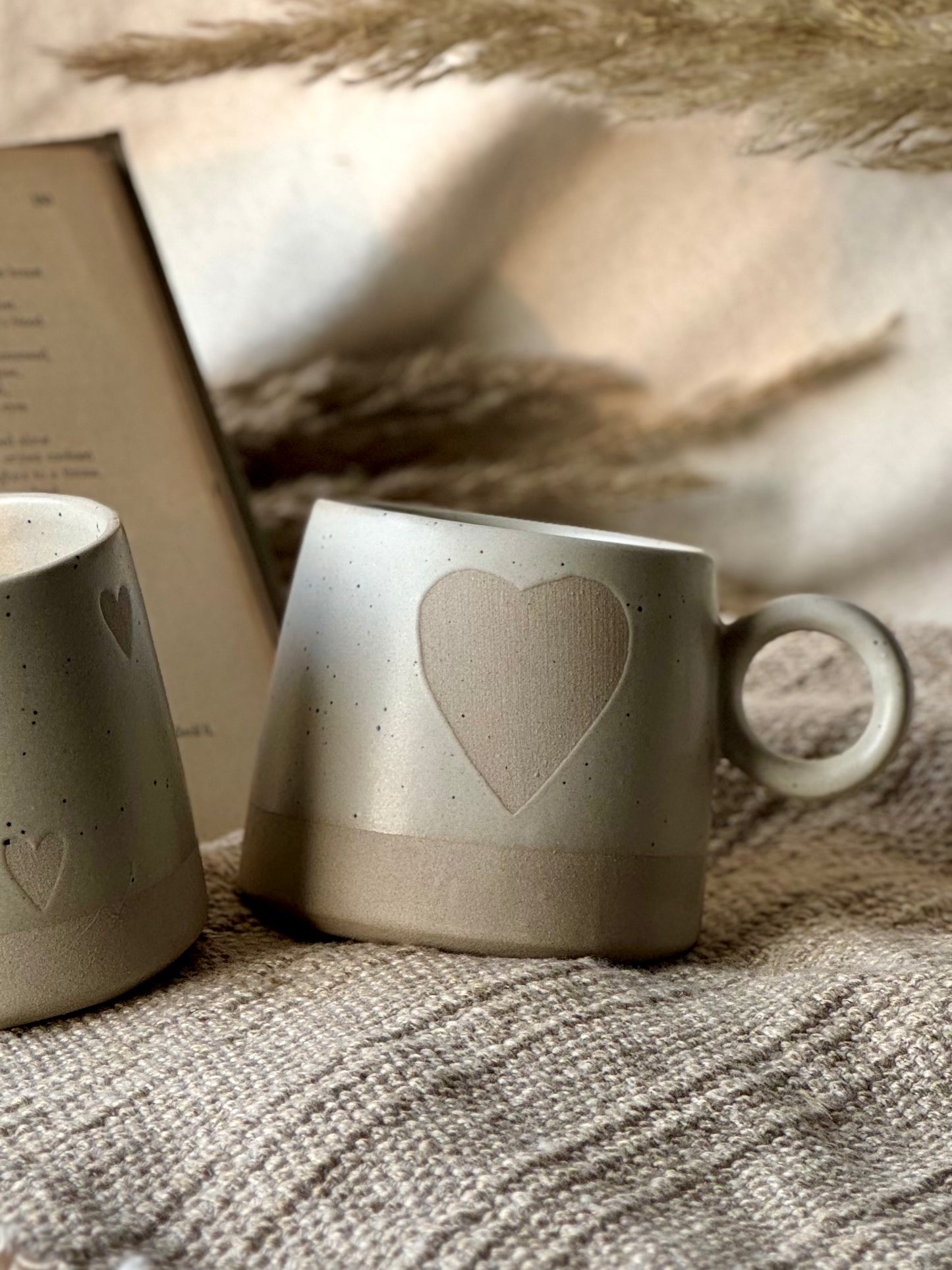 Minimal Beige single heart Mug 🤎