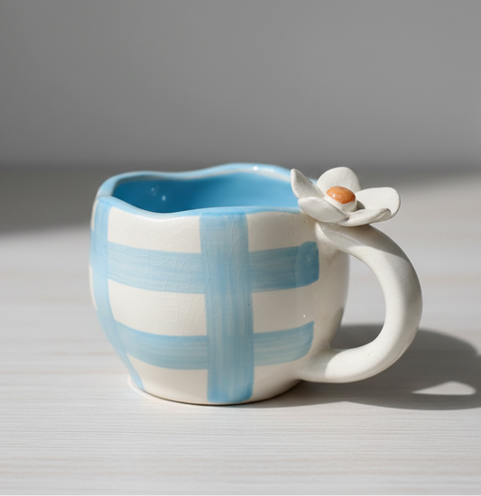 Daisy Flower on Handle Mug - Blue