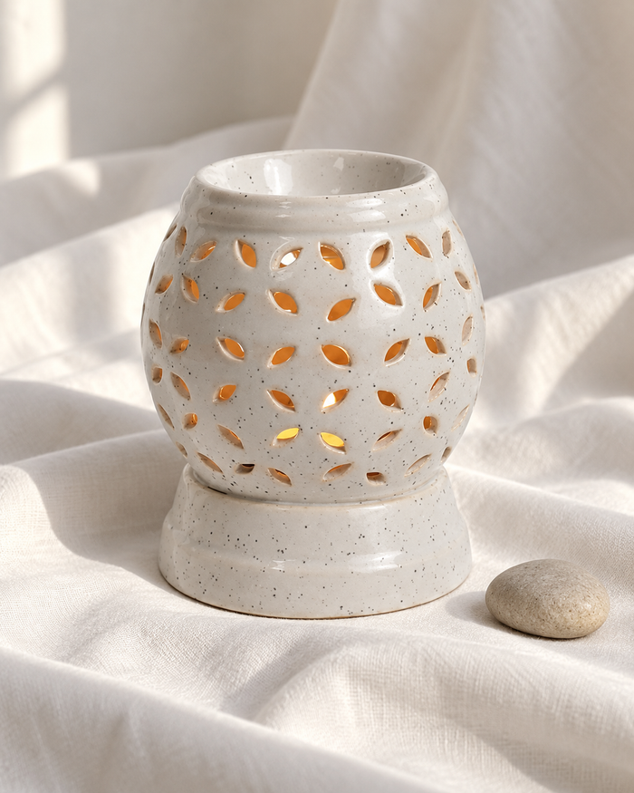 Round Cutwork Electric Ceramic Aroma Diffuser